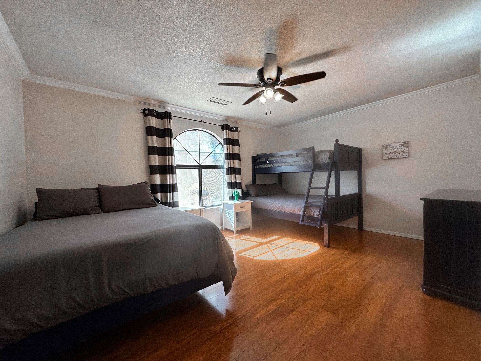 RGK Getaway - Spacious home with a pool