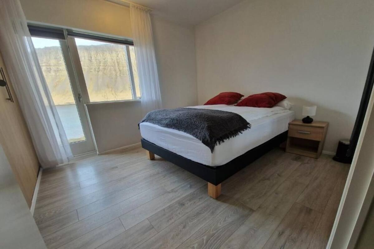 Panoramic Double Room | Desk, soundproofing, WiFi (free), individually decorated