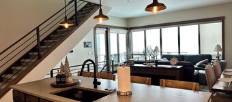 New, modern mountain retreat for several families 8 min from ski resort.