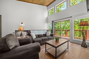 Smart-TV, Kamin, Videospiele