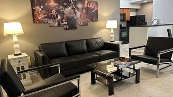 智能电视、电子游戏、桌上足球、电脑显示器