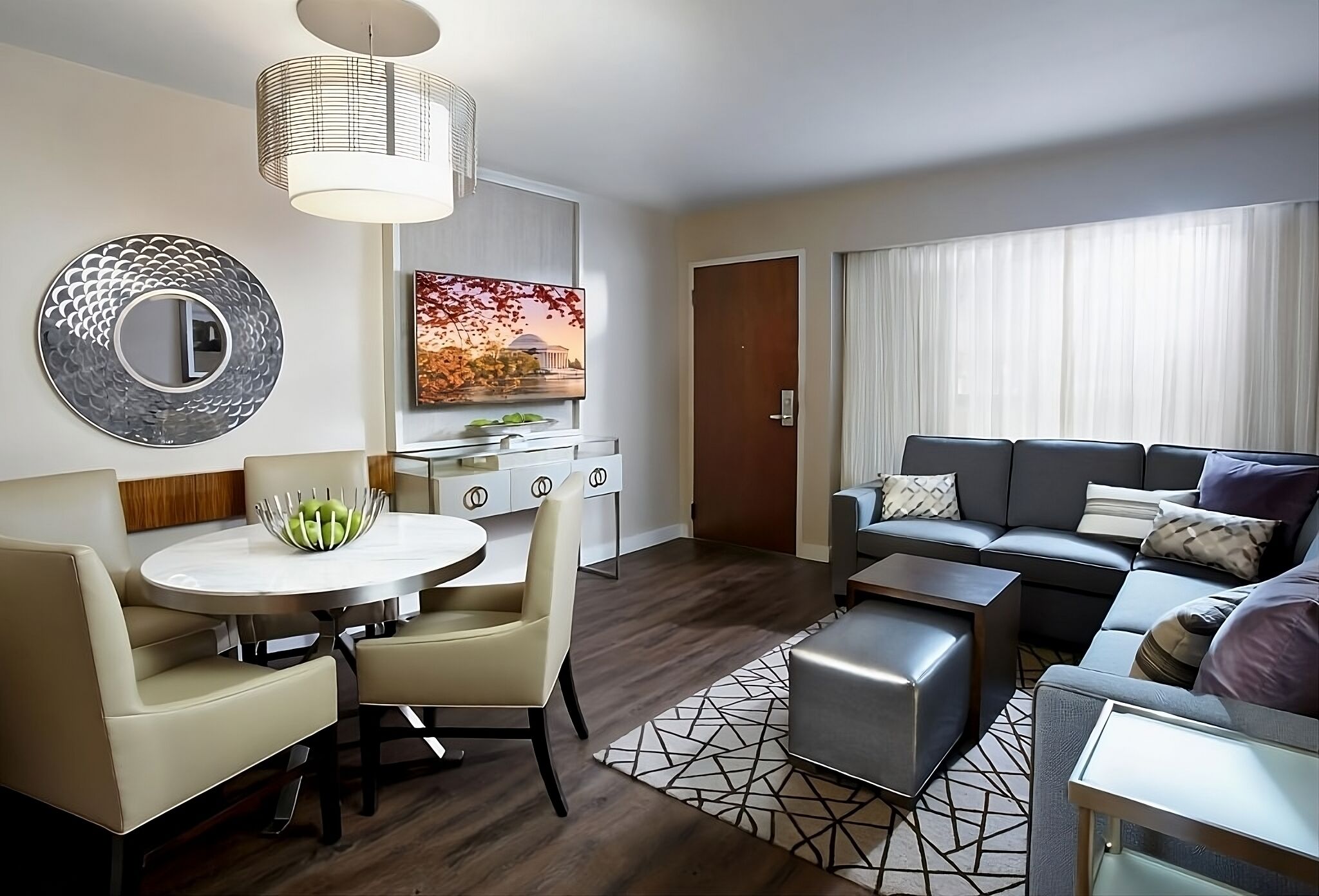 Ideal Mix of Comfort and Value! Onsite Pool, Parking, Near The Capitol
