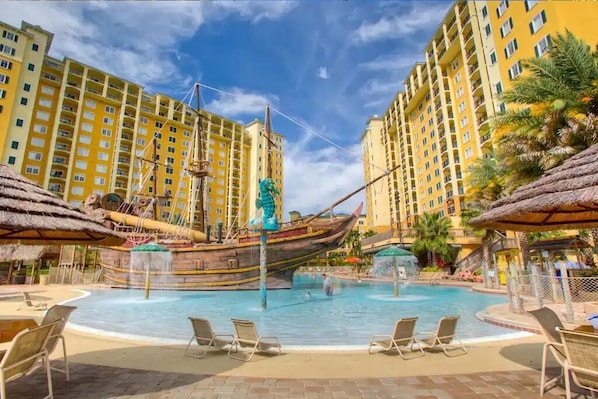 Pool - ADA condo close to Disney, Universal & OCCC! Pools, game room & firework shows (Orlando)