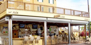 Bar (on property) - ADA condo close to Disney, Universal & OCCC! Pools, game room & firework shows (Orlando)