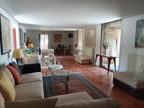 32-inch LED TV with satellite channels, TV - Casa das Capelas (Vilamarín)