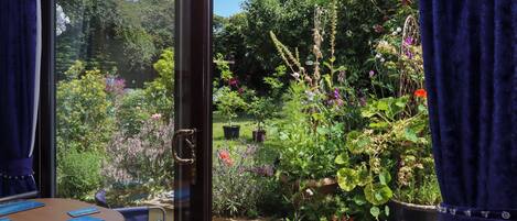 Cottage | Outdoor dining