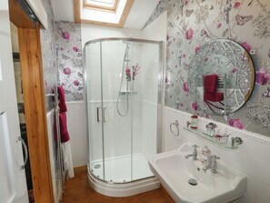 Shower - Turnpike Lodge (Paignton)