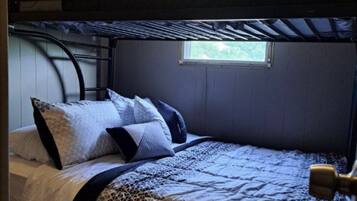 3 bedrooms, free WiFi, bed sheets