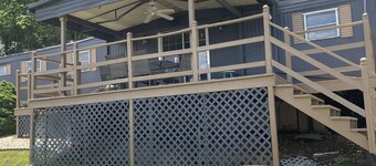 Family and Pet friendly lakefront with Dock 