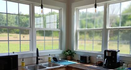 Peaceful rental near Conley Bottom & Burnside