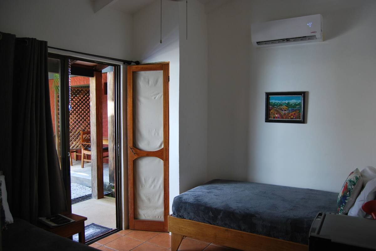 Basic Twin Room | Living area