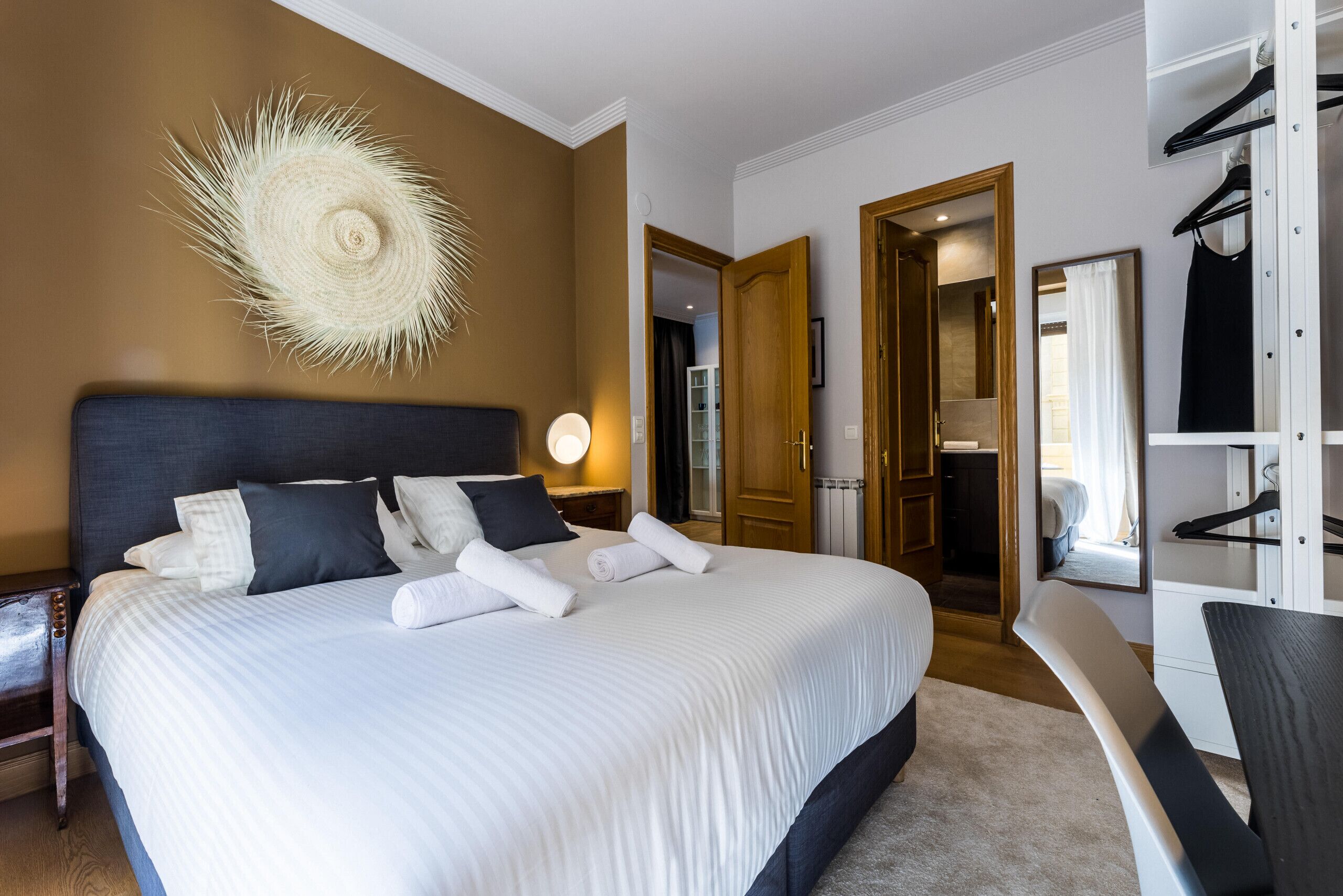 2 habitaciones, tabla de planchar con plancha y wifi gratis 