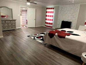 4 bedrooms, WiFi, bed sheets