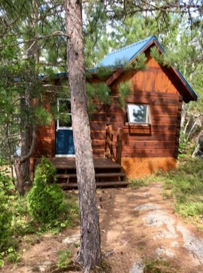 Exterior - Tiny Off-Grid Cozy Cabin #3 on Secluded Lake (Greater Sudbury)