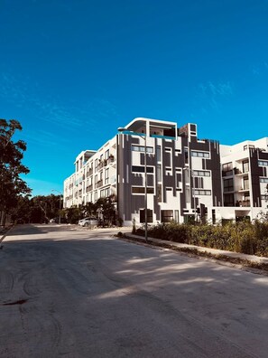 Exterior - Comodo y espacioso departamento 2BR (Tulum)