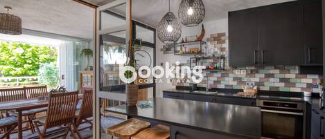 Réfrigérateur, micro-ondes, four, lave-vaisselle