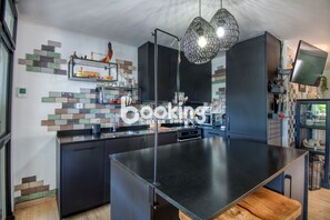 Kühlschrank, Mikrowelle, Ofen, Geschirrspüler