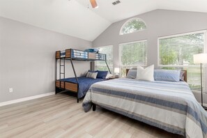 4 bedrooms, free WiFi, bed sheets