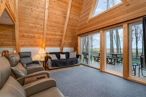 Smart TV - Life`s a Hoot A-Frame Cabin (Au Gres)
