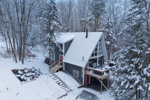 Exterior - Stunning Ellicottville Hilltop Ski Chalet (Ellicottville)