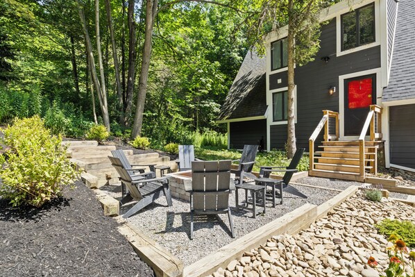 Terrace/patio - Stunning Ellicottville Hilltop Ski Chalet (Ellicottville)