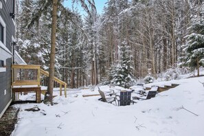 Property grounds - Stunning Ellicottville Hilltop Ski Chalet (Ellicottville)