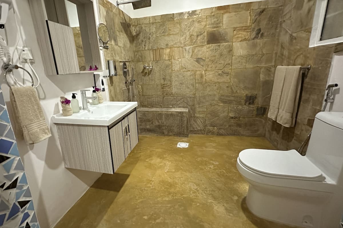 Standard-Doppelzimmer | Badezimmer