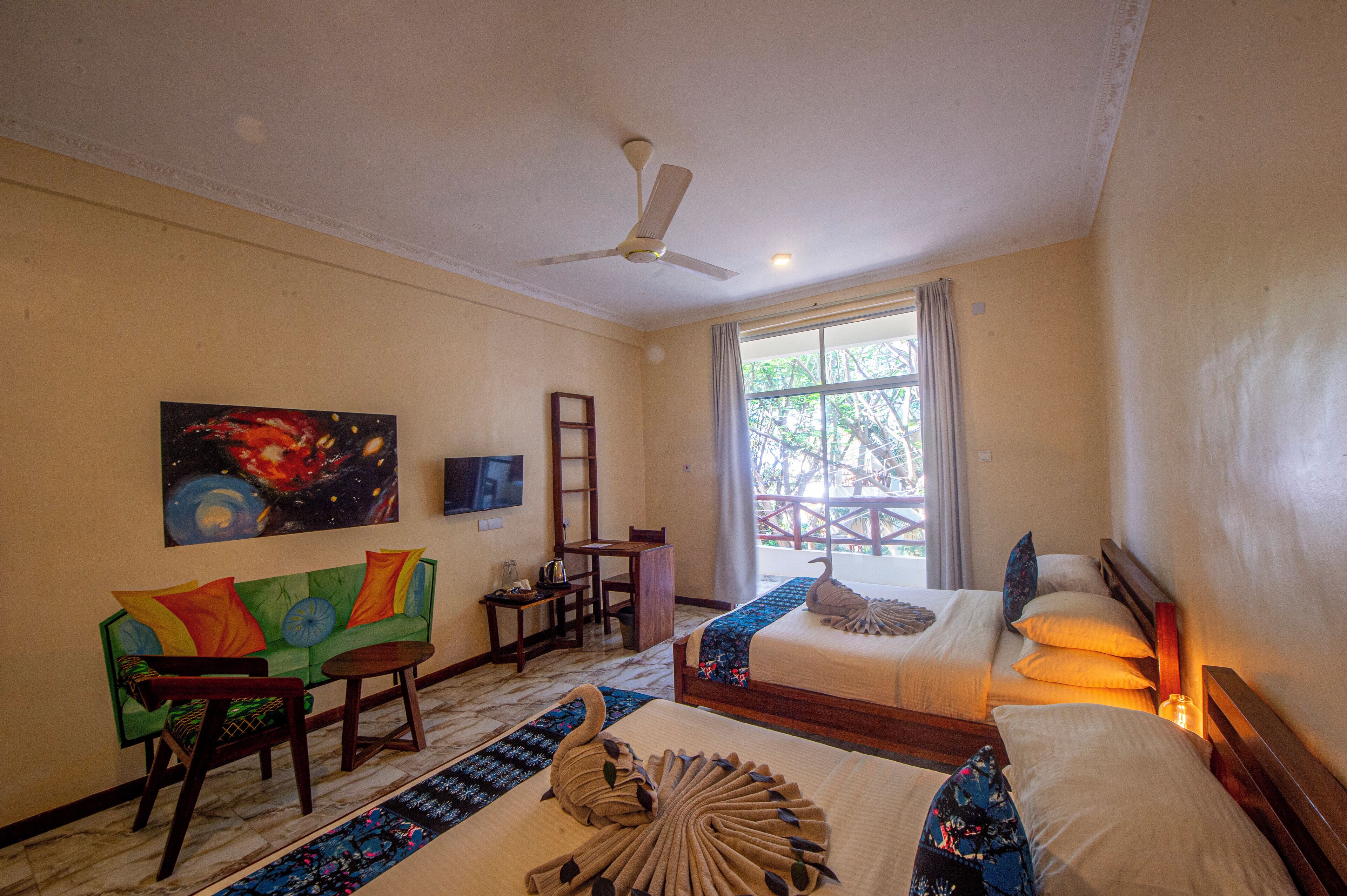 Dobbeltrom – superior | Safe på rommet, individuelt innredet og skrivebord