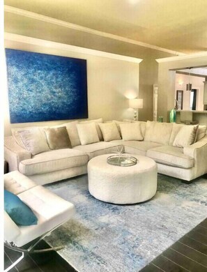 Smart TV, fireplace, video library, offices