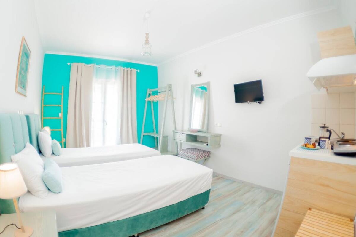 Deluxe kamer, 1 twee- of 2 eenpersoonsbedden | 1 slaapkamer, luxe beddengoed, een bureau, een laptopwerkplek