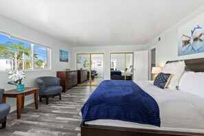 4 bedrooms, travel crib, WiFi