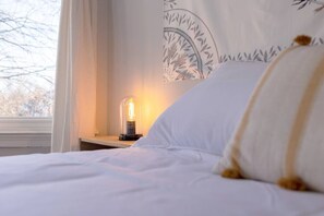 3 bedrooms, iron/ironing board, WiFi, bed sheets
