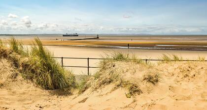 2 bedroom accommodation in Crosby, near Liverpool