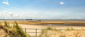 2 bedroom accommodation in Crosby, near Liverpool