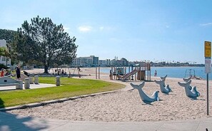 Liegestühle, Strandtücher