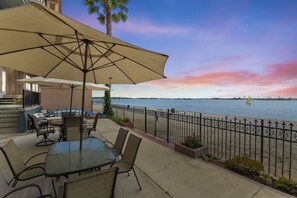 Outdoor dining - Gorgeous TOP Floor Penthouse ON the Bay with Sunset Views!  (San Diego)