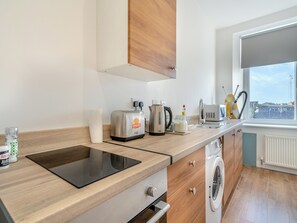Private kitchen - Apartment Four - UK44287 (Arbroath)