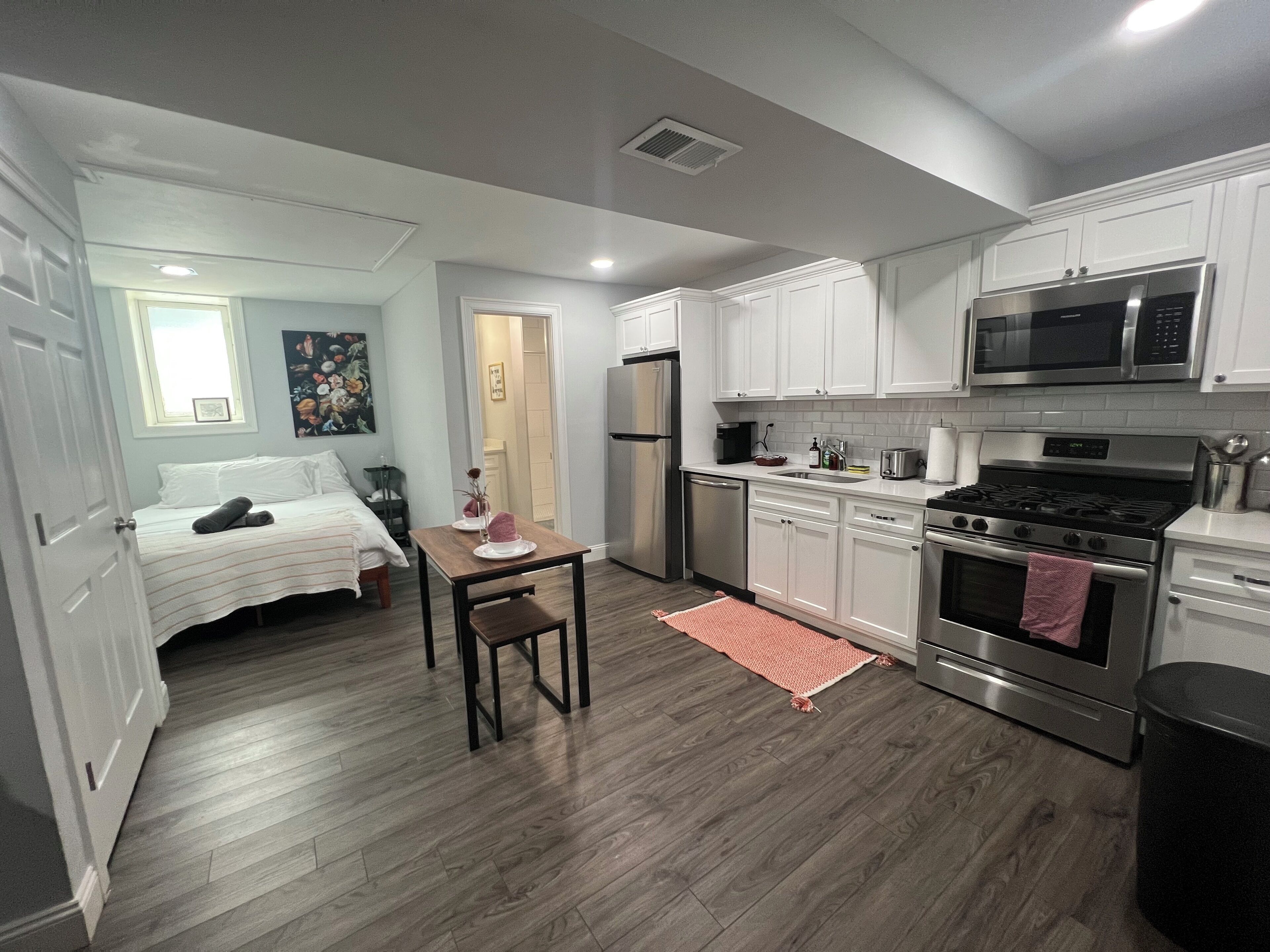 The Indie Yale | Studio | Parking | Washer & Dryer