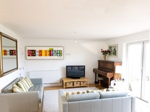 Panoramic House, Private Bathroom | Lounge