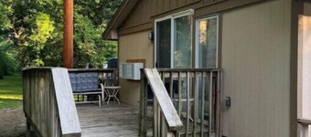Nice little cabin on the river
