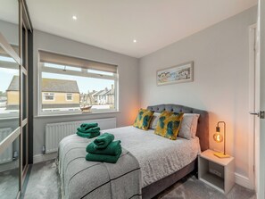 3 عدّة غرف نوم وواي فاي مجانًا وملاءات أسرّة