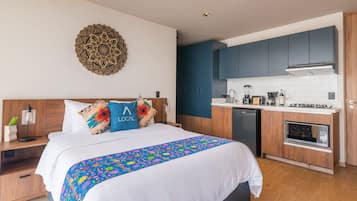 Loft con balcón y cocineta | Cocineta privada | Refrigerador, horno, tostadora y licuadora