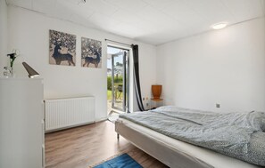 3 bedrooms, travel crib, free WiFi