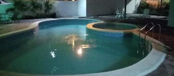 Pool, wifi, private apart for family and friends
