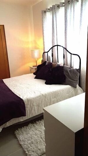 3 chambres, fer et planche à repasser, accès à Internet, literie fournie