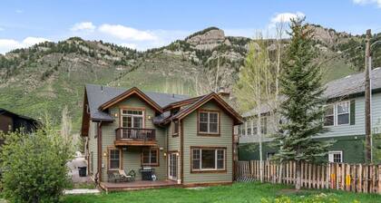 Cozy Spacious Mountain Home Close To Everything