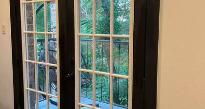 Modern Farmhouse 3-bedroom home, Luxury Master