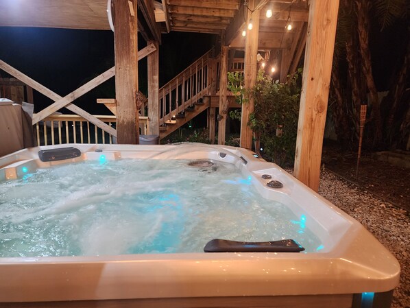 Bain à remous extérieur