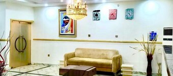 T Golden Villa Hotel