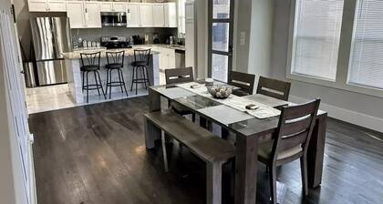 NEW Comfy, spacious, Modern